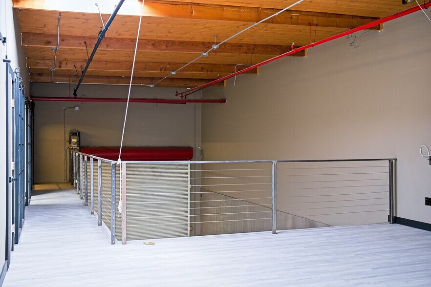More Photos Of 4125 Market St, Ventura Light Manufacturing For Sale