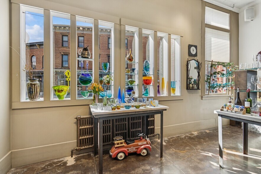 More Photos Of 162 Main St, Beacon Storefront Retail Residential For Sale