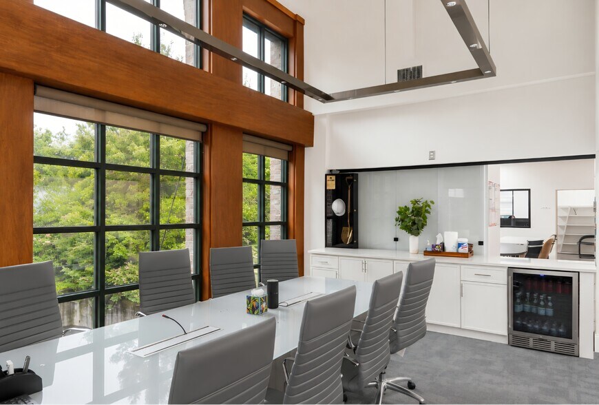 More Photos Of 5825 Medlock Bridge Pky, Johns Creek Loft Creative Space For Sale