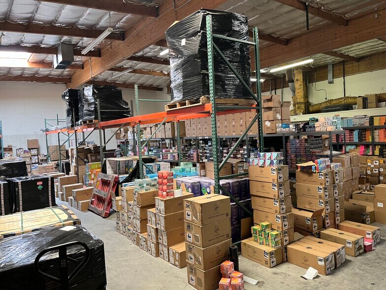 More Photos Of 18307 Napa St, Northridge Warehouse For Lease