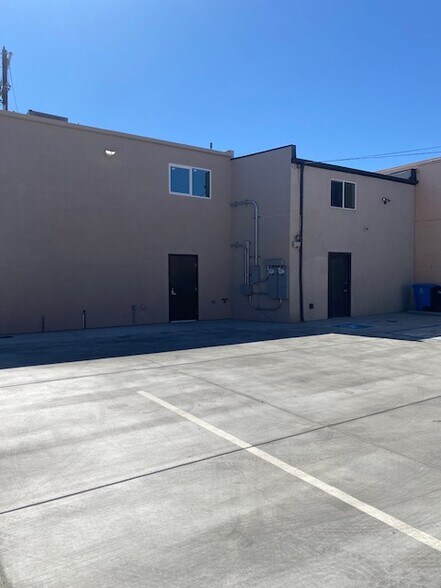 More Photos Of 2557 El Camino Real, Redwood City Storefront Retail Office For Lease