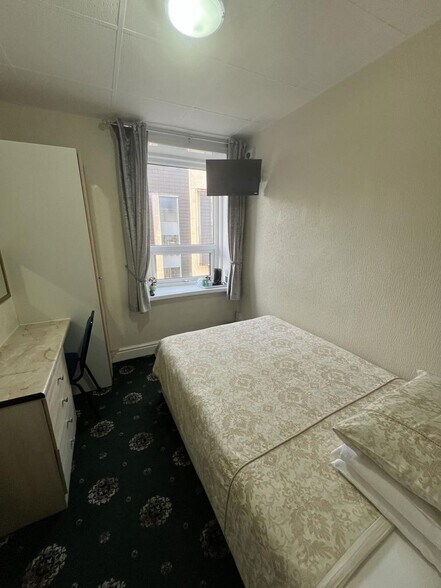 More Photos Of 29-31 Albert Rd, Blackpool Hotel For Sale