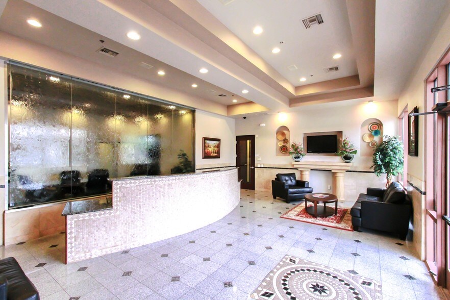 More Photos Of 1830 S Alma School Rd, Mesa Medical For Sale