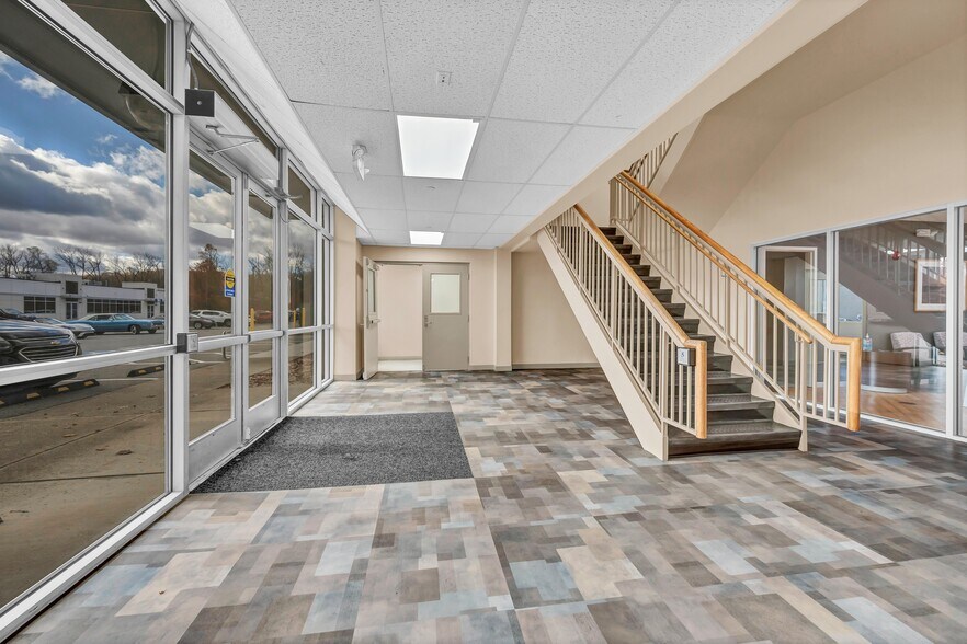 More Photos Of 901 Ethan Allen Hwy, Ridgefield Medical For Lease