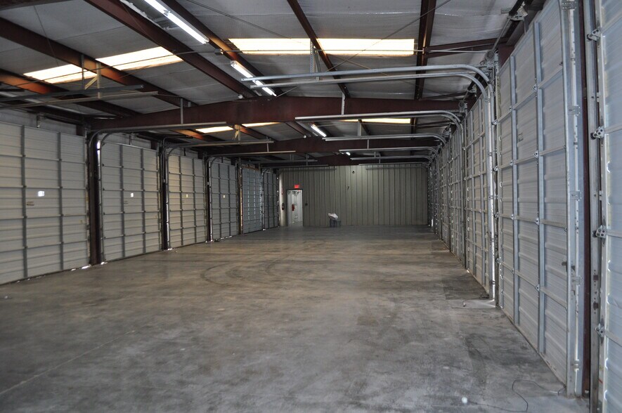 More Photos Of 2333 W Emory Rd, Powell Industrial For Sale