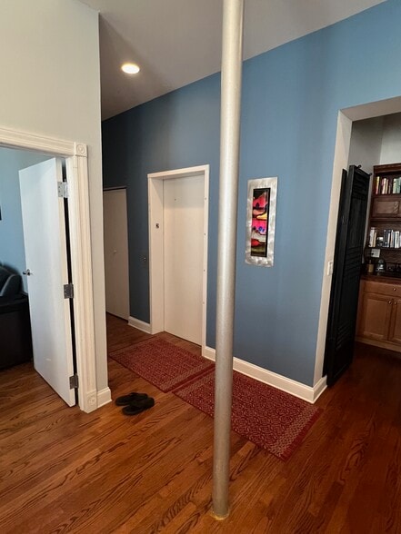 More Photos Of 418-420 E State St, Rockford Storefront For Sale
