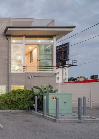 More Photos Of 717-743 N Highland Ave, Los Angeles Flex For Sale