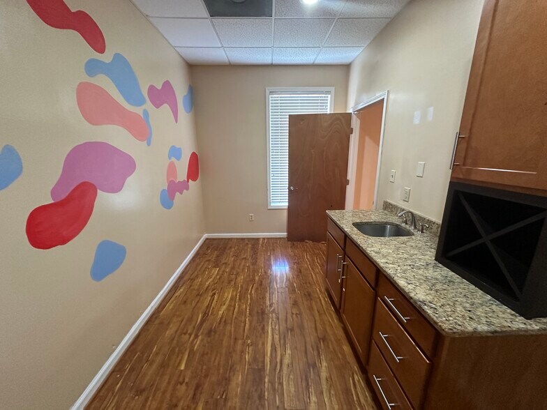 More Photos Of 1255 Commercial Dr SW, Conyers Medical For Sale