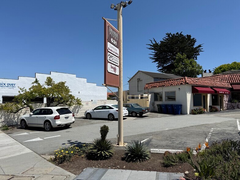More Photos Of 631 Cass St, Monterey Freestanding For Lease
