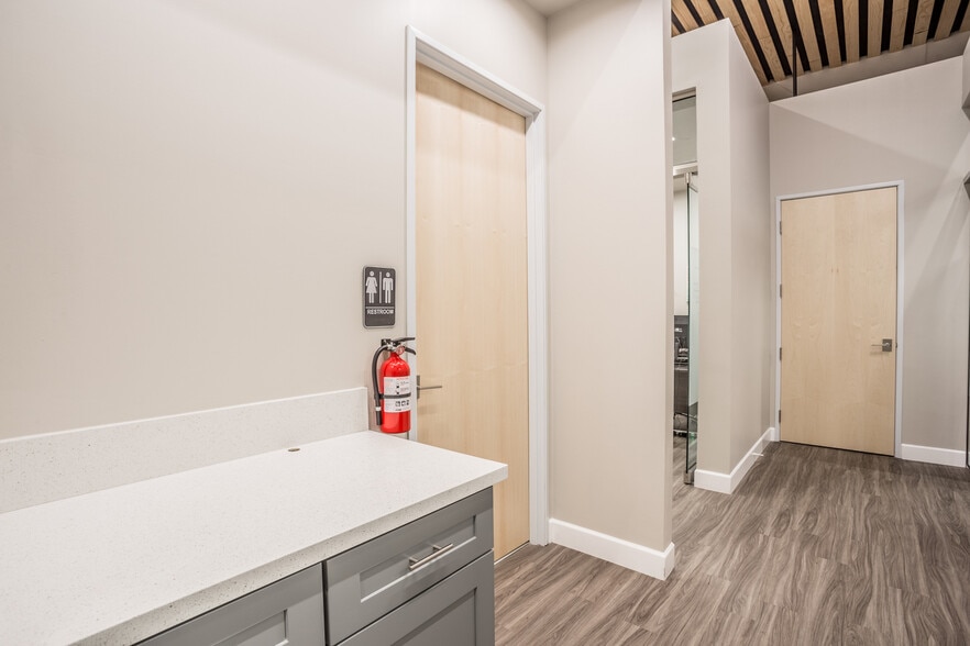 More Photos Of 1324 N Farrell Ct, Gilbert Warehouse For Sale