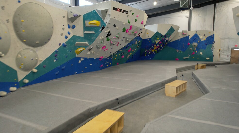 More Photos Of 1901 Eljadid St, Morgantown Health Club For Sale