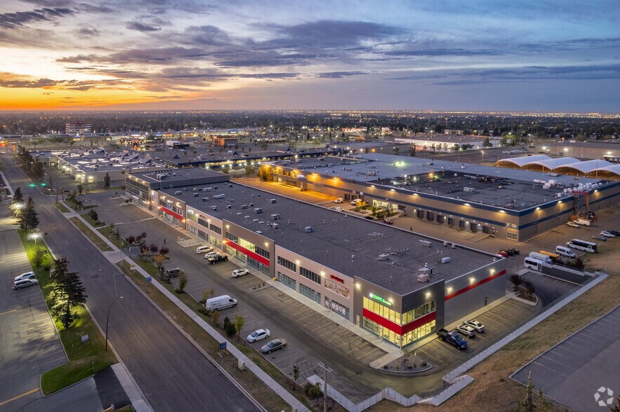 More Photos Of 3223 5 Av NE, Calgary Office For Sale