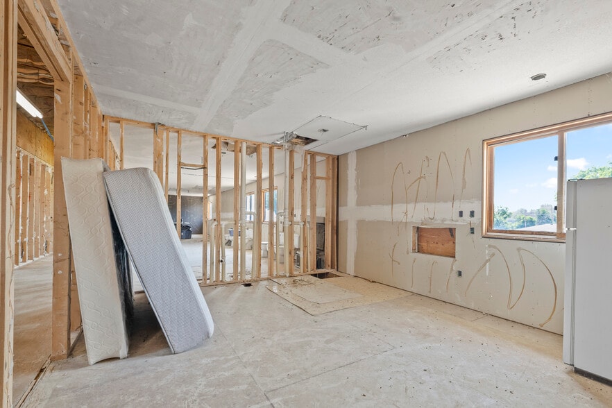 More Photos Of 537 2nd St, Havre Hotel For Sale