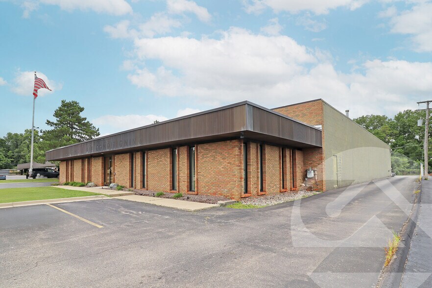 Primary Photo Of 24380 Indoplex Cir, Farmington Hills Warehouse For Sale