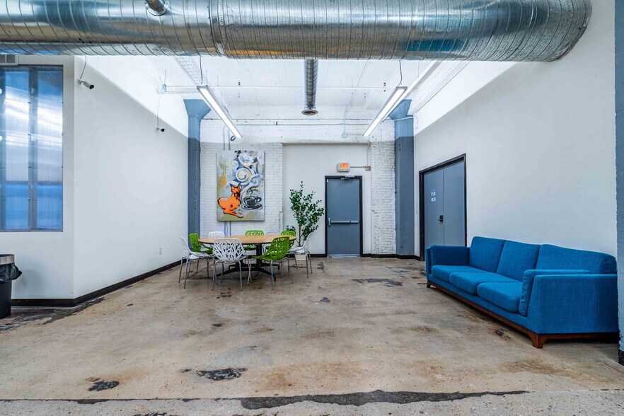 More Photos Of 1601 Magoffin Ave, El Paso Office Residential For Lease