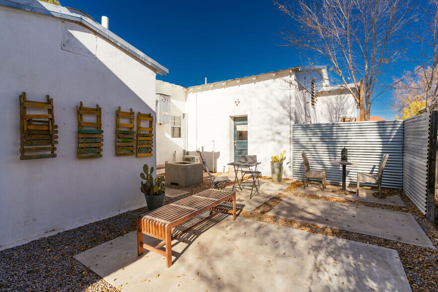 More Photos Of 200 E San Antonio St, Marfa Storefront Retail Residential For Sale