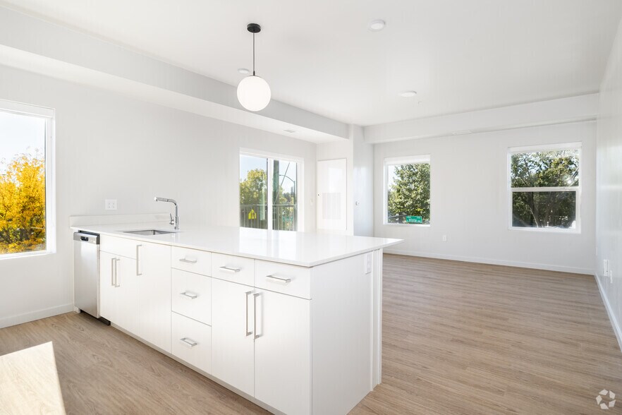 More Photos Of 2550 W Targee St, Boise Apartments For Sale