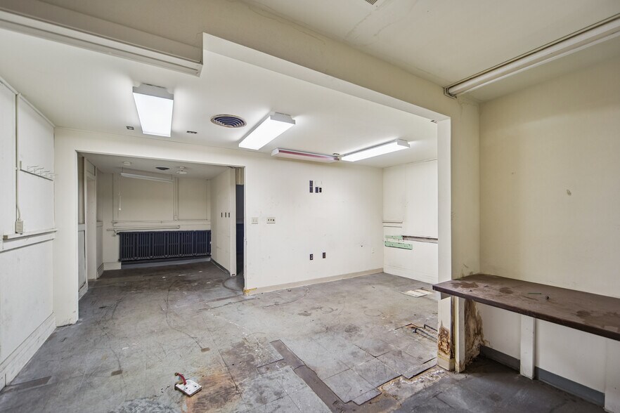 More Photos Of 200 1st Ave E, Newton Office For Sale