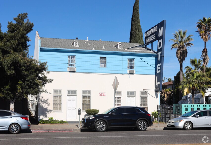 More Photos Of 5251 Hollywood Blvd, Los Angeles Hotel For Sale
