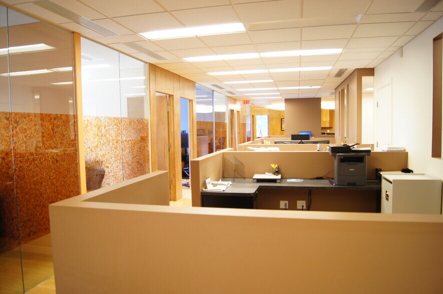 More Photos Of 245 Saw Mill River Rd, Hawthorne Medical For Sale