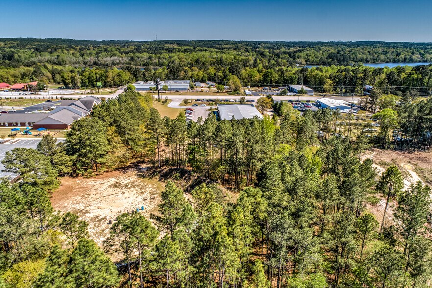 More Photos Of 1982 Jefferson Davis Hwy, Graniteville Showroom For Sale