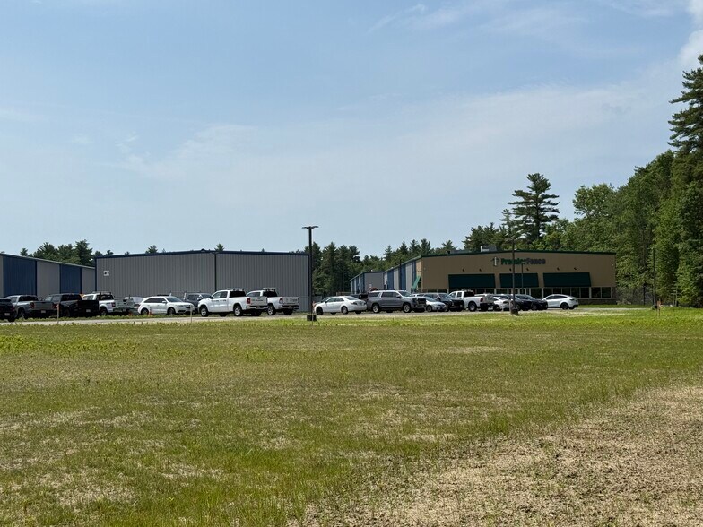 More Photos Of 370 Wareham St, Middleborough Warehouse For Lease