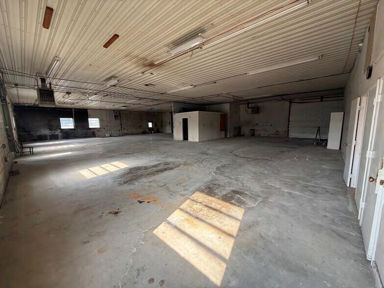 More Photos Of 569 Furnace Hills Pike, Lititz Warehouse For Lease