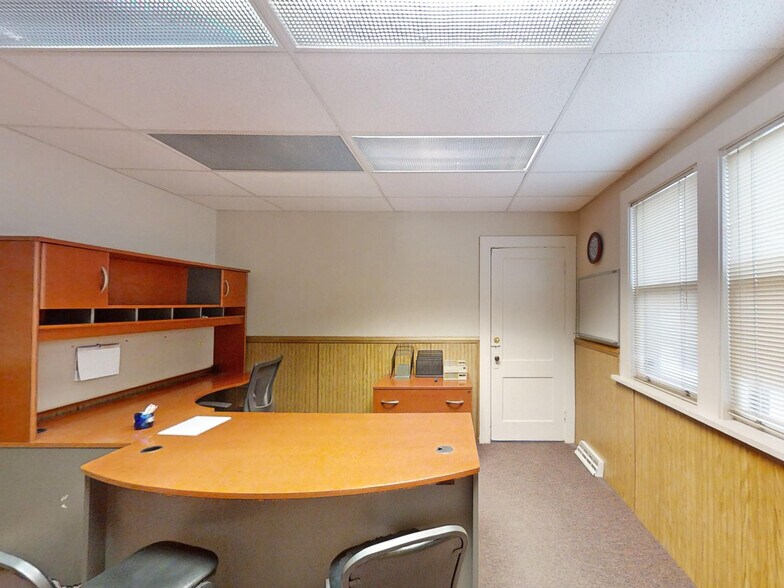 More Photos Of 2702-2704 Peach St, Erie Office Residential For Lease