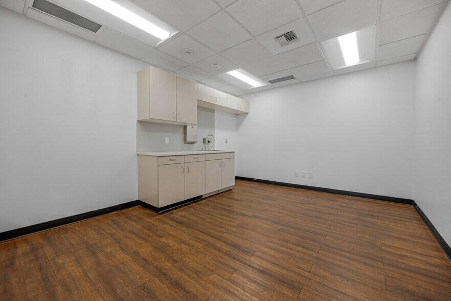 More Photos Of 3102 100th St SW, Everett Warehouse For Lease