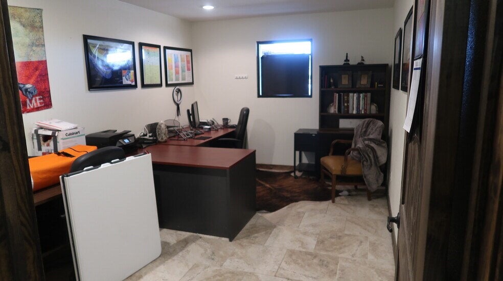 More Photos Of 7409 Industrial Ave, Midland Flex For Lease