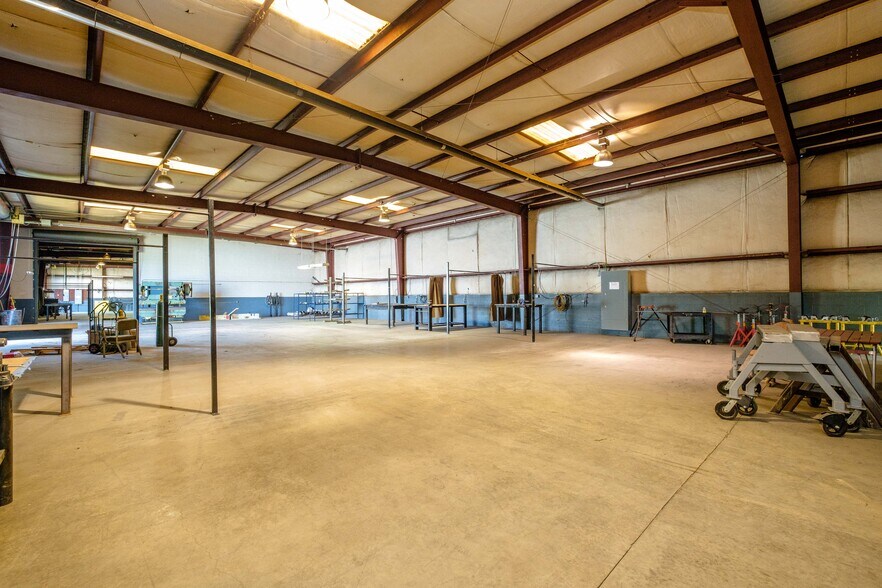 More Photos Of 51 E Side Hwy, Waynesboro Warehouse For Sale