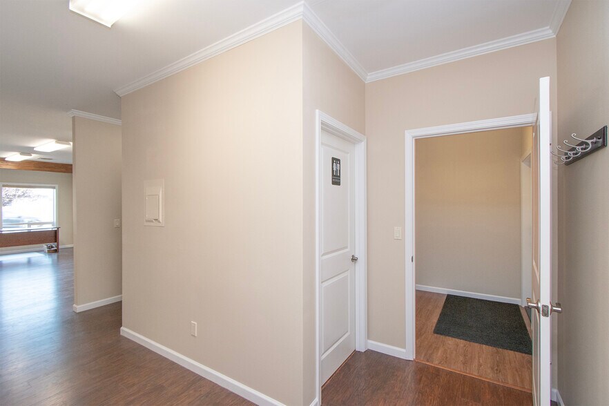 More Photos Of 495 Spruce St, Sequim Office For Sale