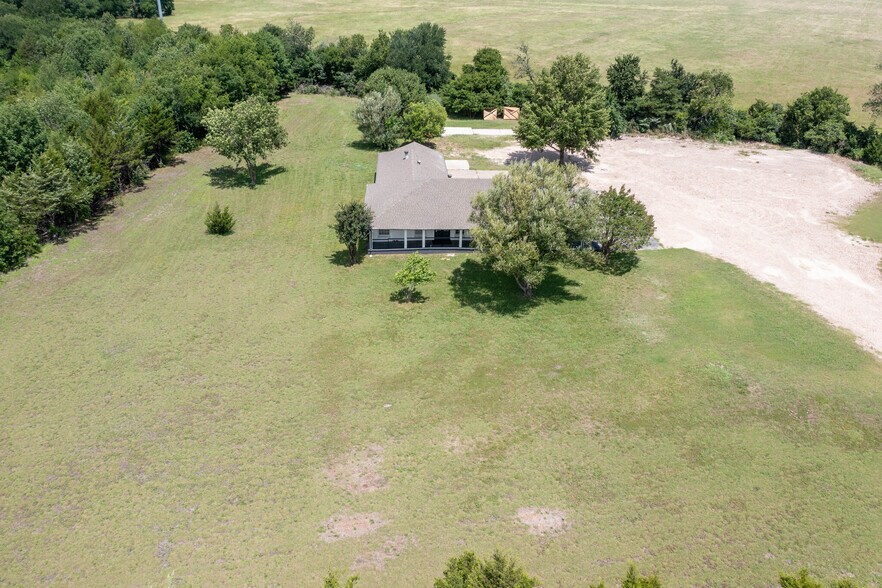 More Photos Of 4877 Sam Rayburn Hwy, Anna Office For Lease