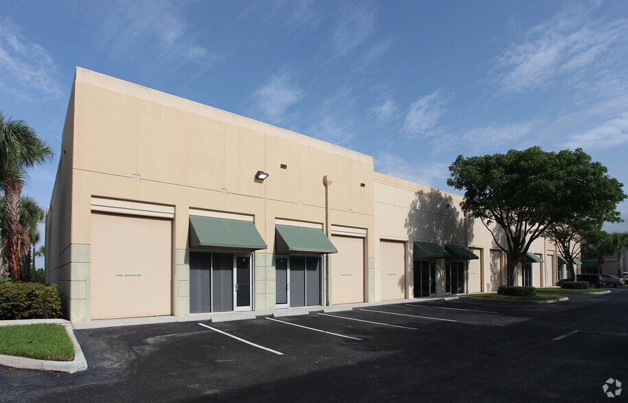 More Photos Of 2900 Glades Cir, Weston Unknown For Lease