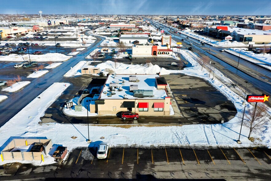 More Photos Of 1450 13th Ave E, West Fargo Restaurant For Lease