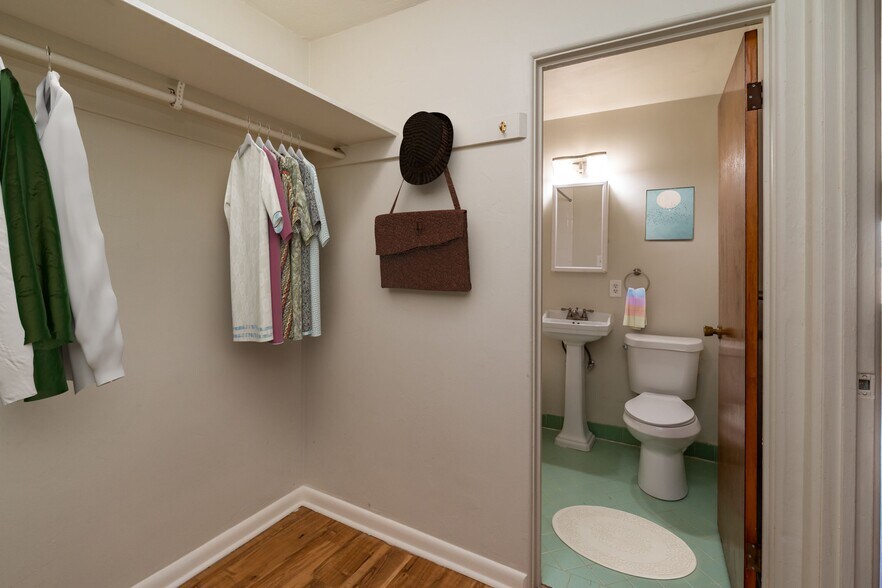 More Photos Of 456 Logan St, Denver Apartments For Sale
