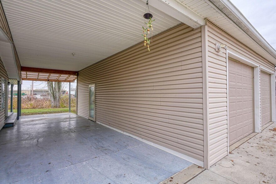 More Photos Of 12164 Broad St SW, Pataskala Office For Sale