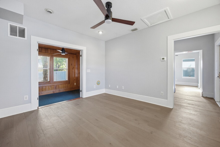 More Photos Of 527 NE 8th Ave, Ocala Office Residential For Sale