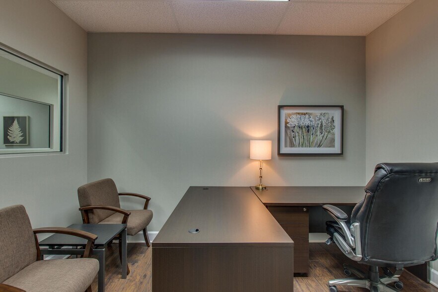 More Photos Of 212 Overlook Cir, Brentwood Office For Sale
