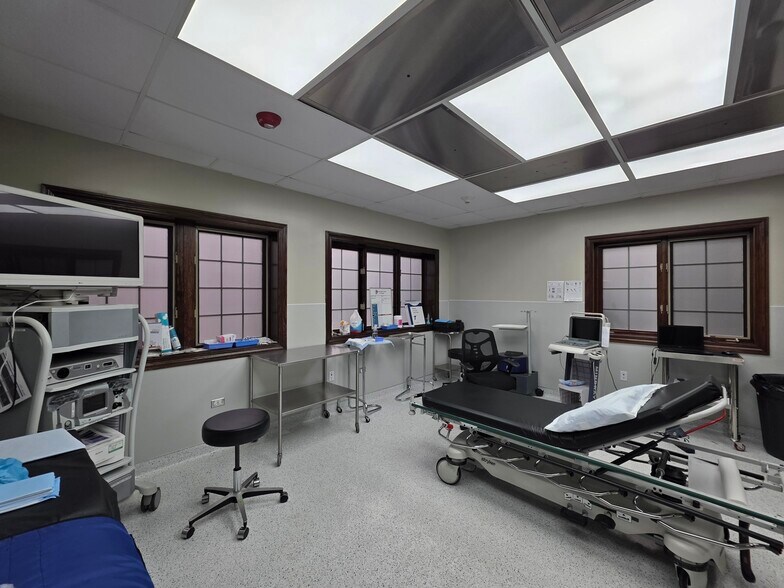 More Photos Of 16604 107th St, Orland Park Healthcare For Sale