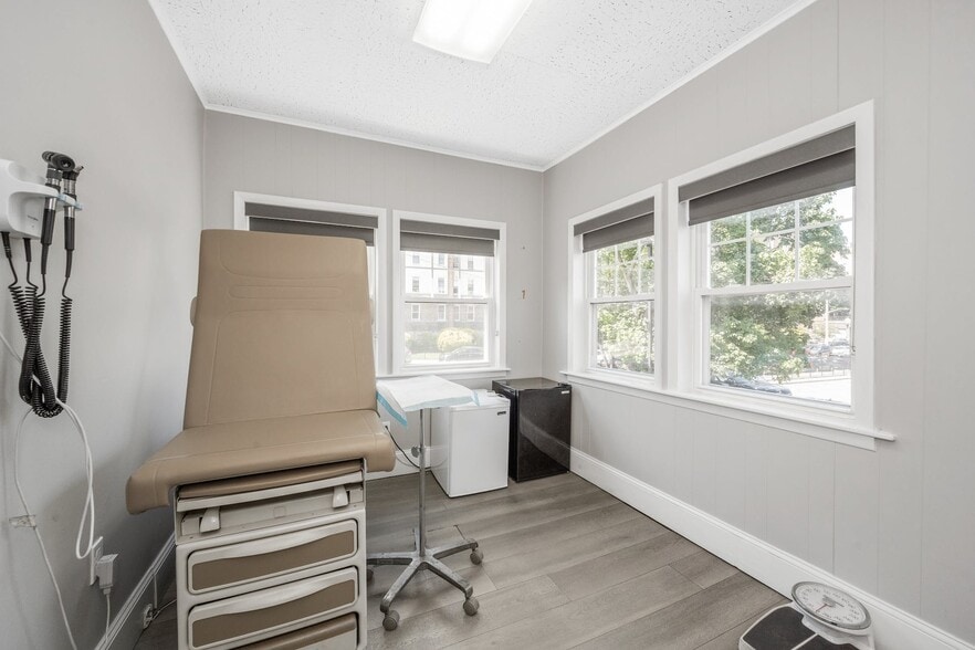 More Photos Of 504 Gramatan Ave, Mount Vernon Medical For Lease