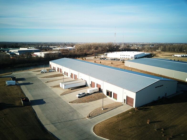 More Photos Of 6290 NE Industry Dr, Des Moines Warehouse For Lease