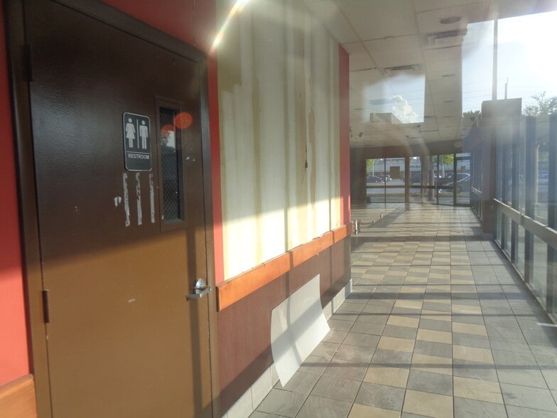 More Photos Of 1360 N State Road 7, Margate Freestanding For Lease