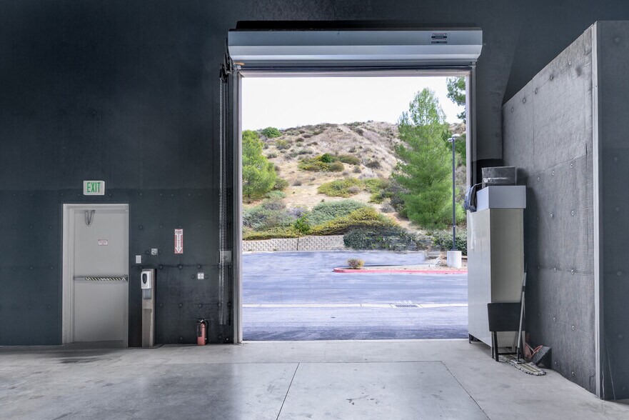 More Photos Of 28348 Constellation Rd, Valencia Warehouse For Sale