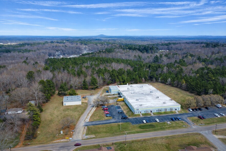 More Photos Of 2203 Beech St, Gaffney Warehouse For Lease