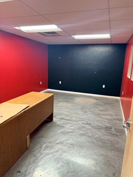 More Photos Of 848 W Hadley Ave, Las Cruces Light Manufacturing For Lease