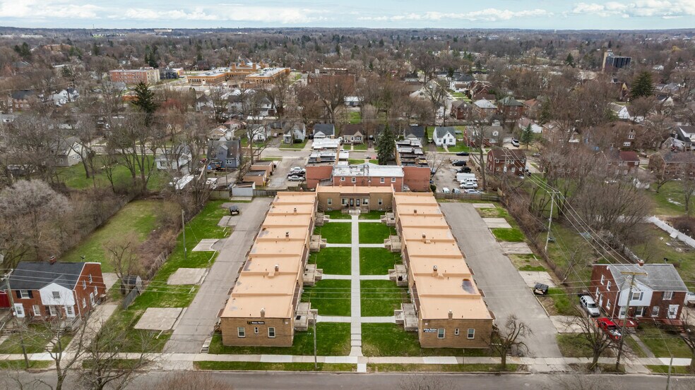 More Photos Of 51 Spokane Dr, Pontiac Apartments For Sale