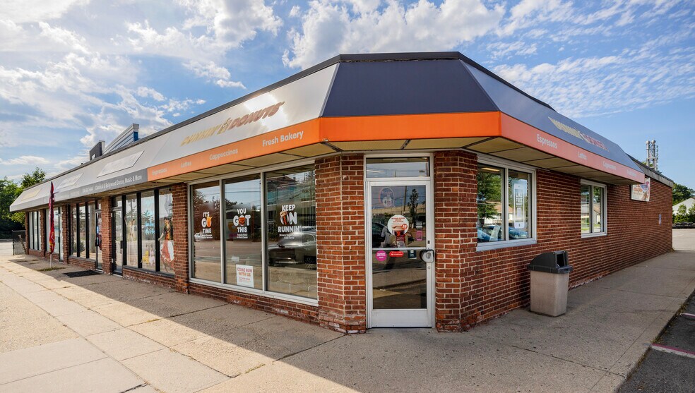 Primary Photo Of 388-396 W John St, Hicksville Storefront For Lease