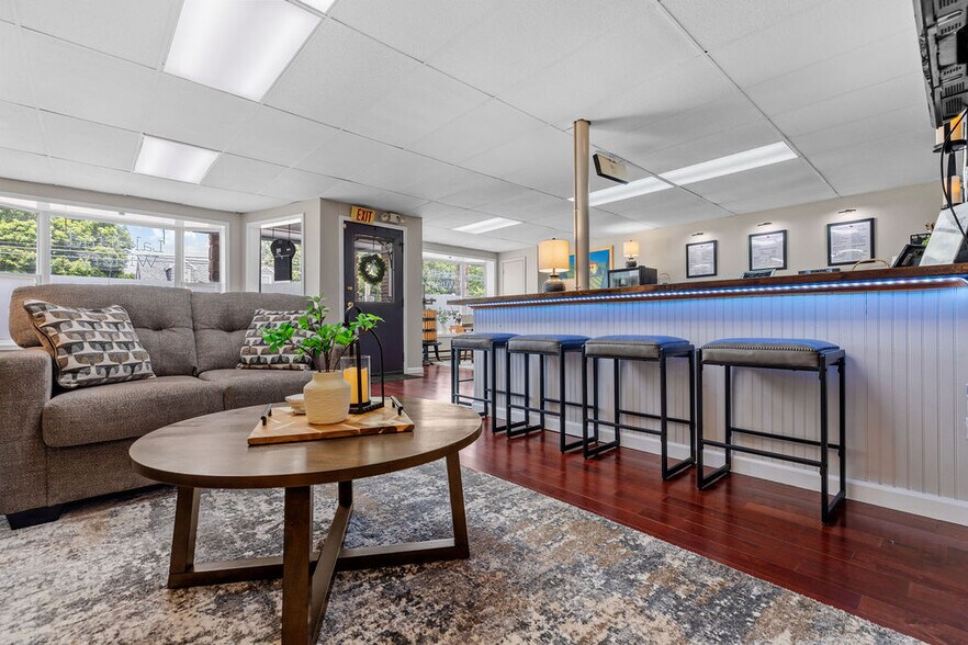 More Photos Of 877 State Fair Blvd, Solvay Storefront For Sale