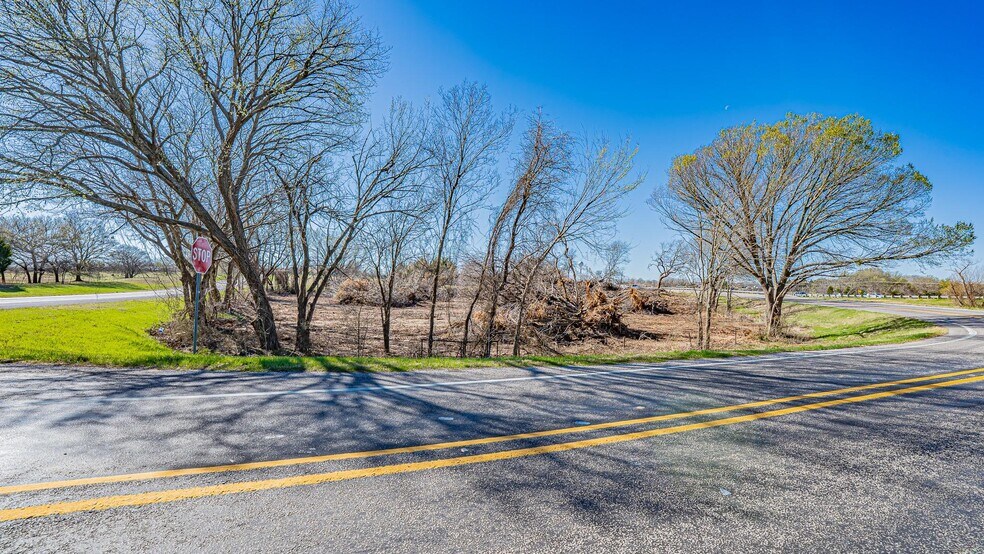 More Photos Of 1442 E Bypass 287, Alvord Land For Lease